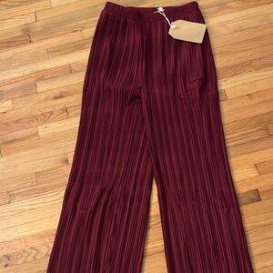 Listicle plisse wine maroon pants NWT